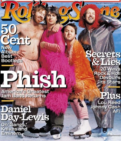 Phish disfrazados sobre patines de hielo en la portada de Rolling Stone