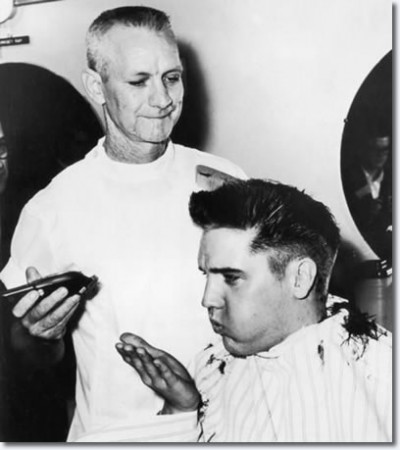 Elvis Presley en la peluquería