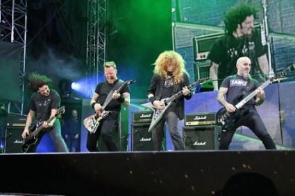 Big Four tocando juntos (Hetfield, Mustaine y Scott Ian)