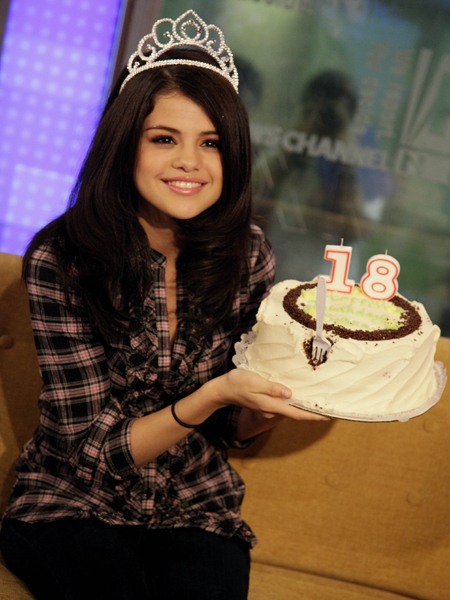  Hoy es el cumpleaños de Selena Gómez y ya es mayor de edad