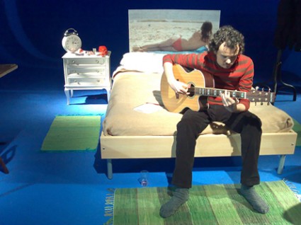 Manuel Cabezalí y su guitarra. Foto de Andrés Cabanes